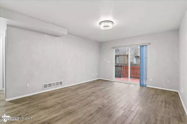 1914 Sturbridge CT, Anchorage, AK 99507