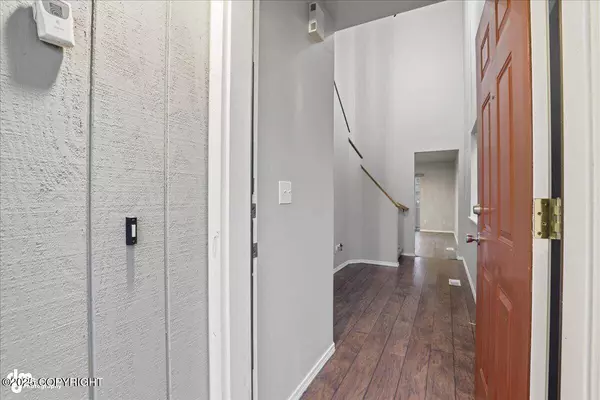 1914 Sturbridge CT, Anchorage, AK 99507