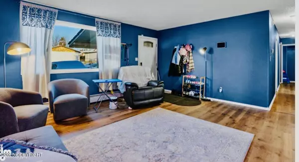 3714 E 17th AVE, Anchorage, AK 99508