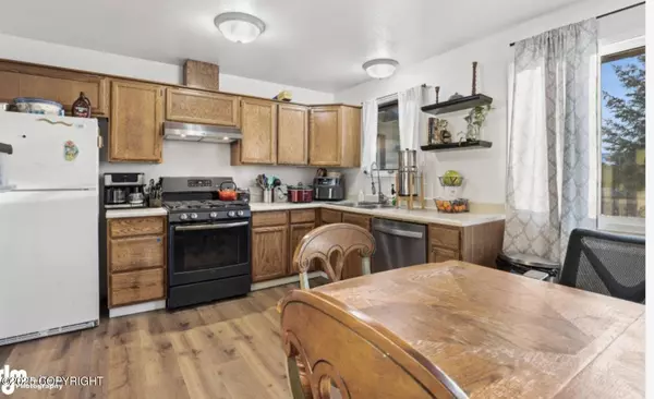 3714 E 17th AVE, Anchorage, AK 99508