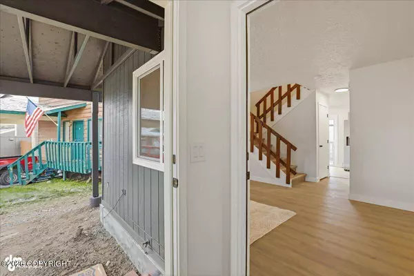 7730 Little Bend CIR, Anchorage, AK 99507