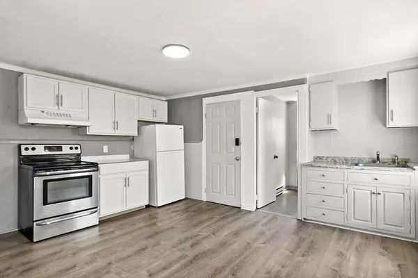 63 W Carpenter St, Attleboro, MA 02703