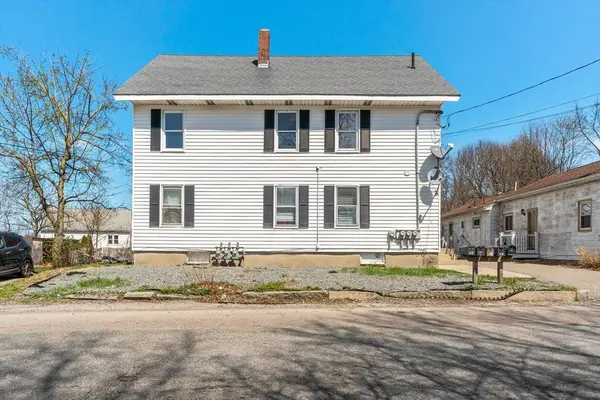 63 W Carpenter St, Attleboro, MA 02703
