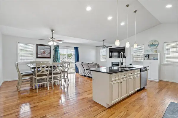 139 Danielle DR, Woonsocket, RI 02895