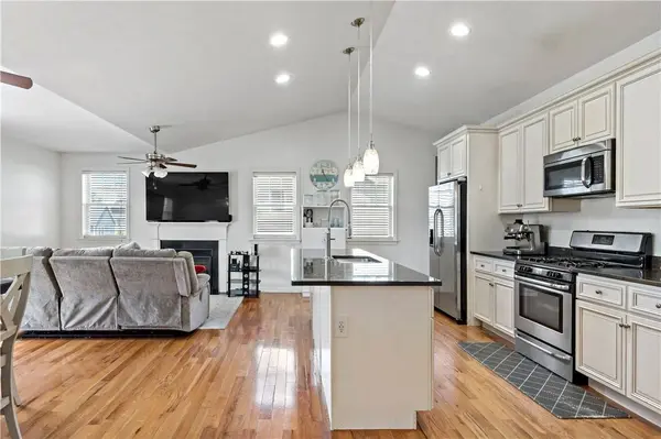 139 Danielle DR, Woonsocket, RI 02895