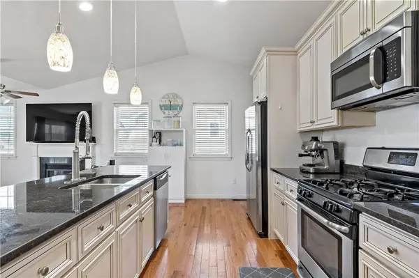 139 Danielle DR, Woonsocket, RI 02895