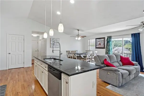 139 Danielle Dr, Woonsocket, RI 02895