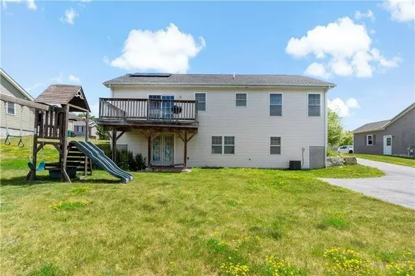 139 Danielle Dr, Woonsocket, RI 02895