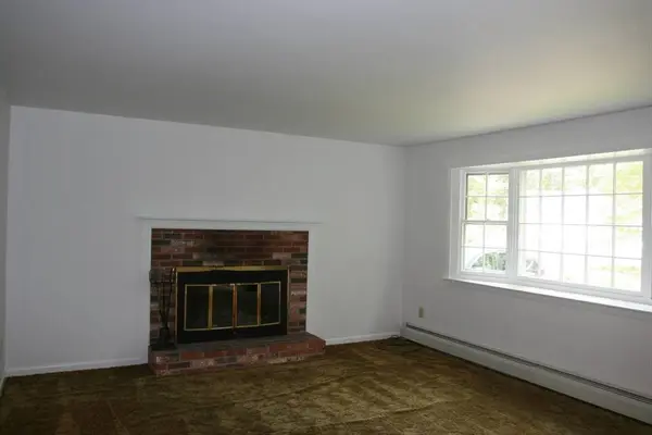 19 Oriole Ln, Barnstable, MA 02648