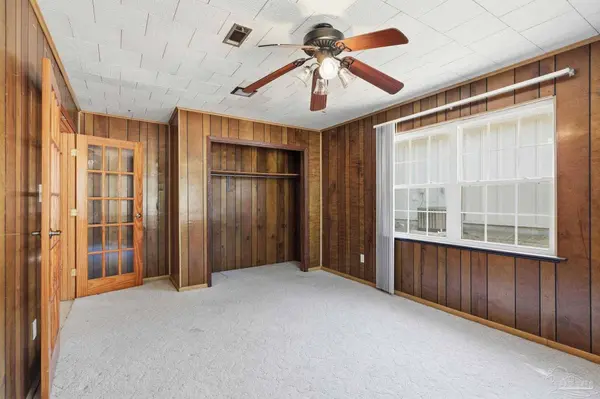 1401 John Carroll Dr, Pensacola, FL 32504