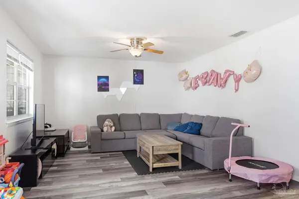 1200 Shoreline Dr, Gulf Breeze, FL 32561