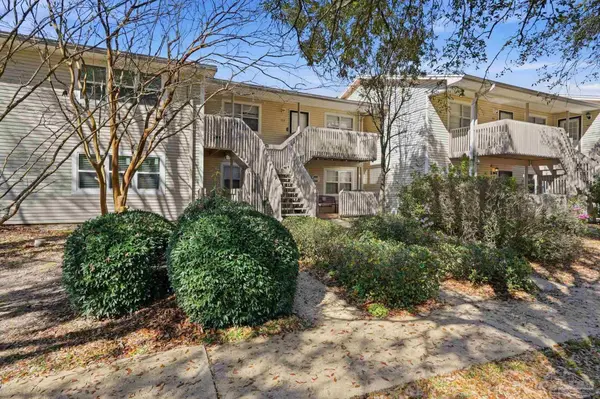 1200 Shoreline Dr, Gulf Breeze, FL 32561