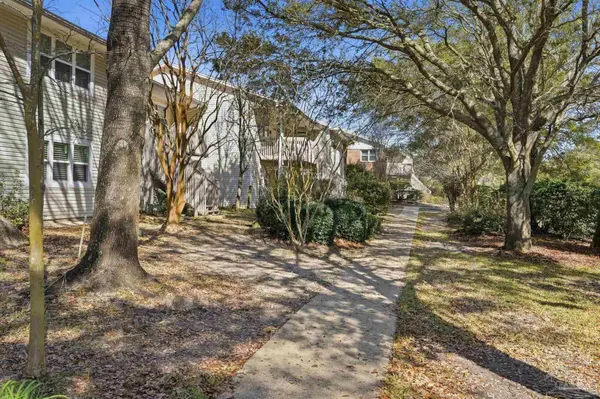1200 Shoreline Dr, Gulf Breeze, FL 32561