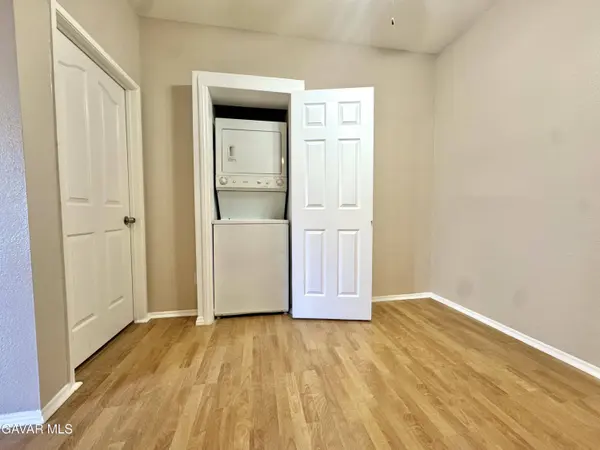 2827 W Avenue K12 #Apt 211, Lancaster, CA 93536