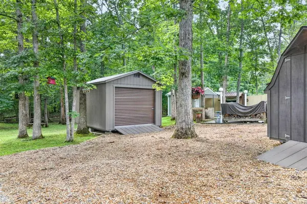 82 Apache Trl, Crossville, TN 38572-3618