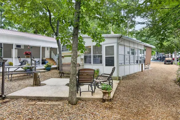 82 Apache Trl, Crossville, TN 38572-3618