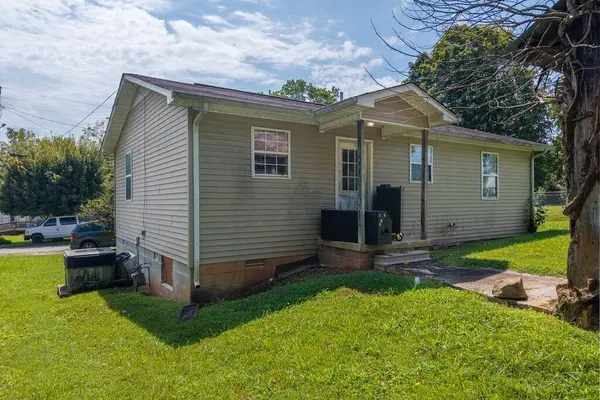 260 Mountain St, Doyle, TN 38559-1124