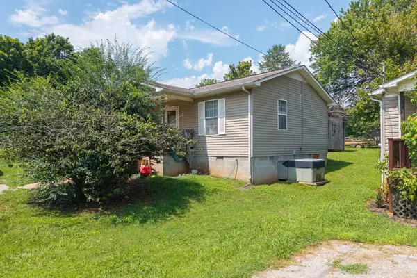 260 Mountain St, Doyle, TN 38559-1124