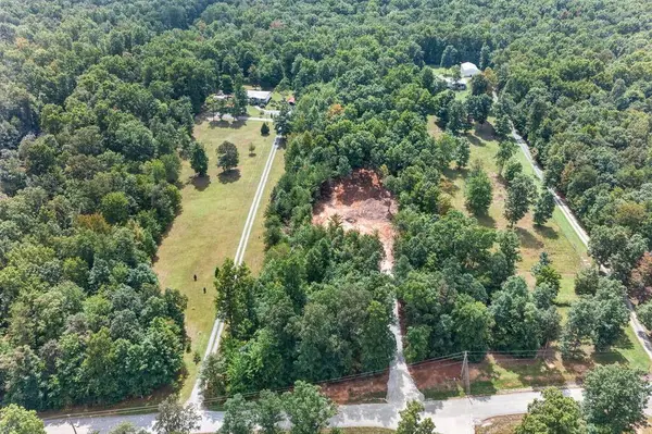 205 High Flats Rd, Monterey, TN 38574