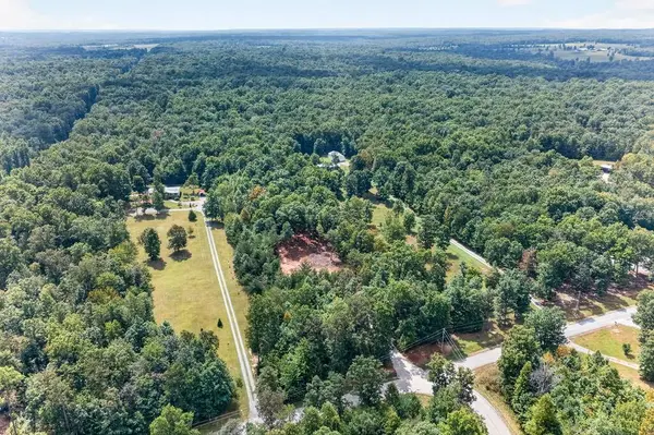 205 High Flats Rd, Monterey, TN 38574