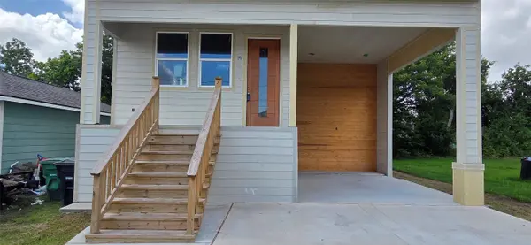 1004 E 40th ST, Houston, TX 77022