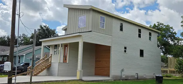 1004 E 40th ST, Houston, TX 77022