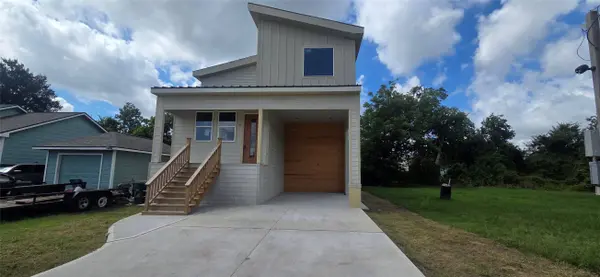 1004 E 40th ST, Houston, TX 77022