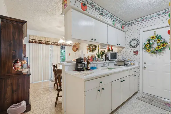 1902 Calais, San Antonio, TX 78224