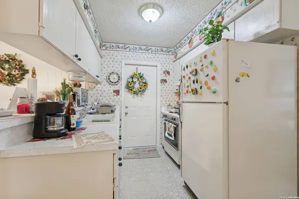 1902 Calais, San Antonio, TX 78224