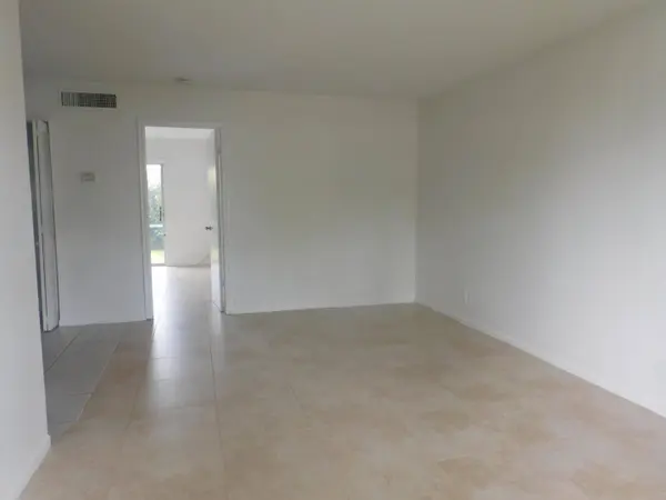 640 SE 2nd AVE #103, Boynton Beach, FL 33435