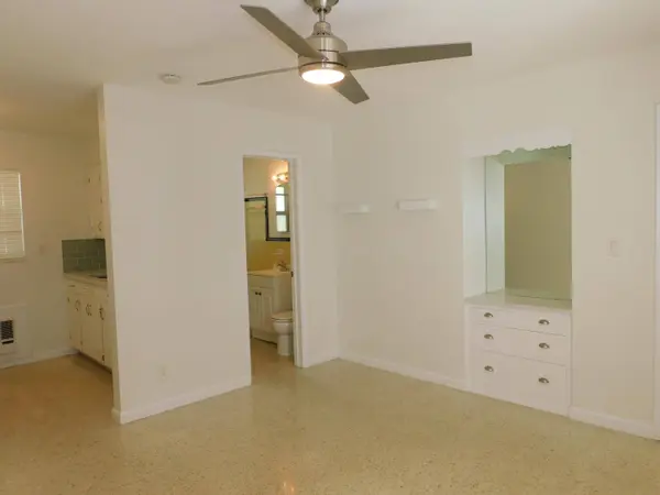 15 S Palmway, Lake Worth Beach, FL 33460