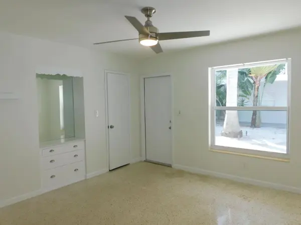 15 S Palmway, Lake Worth Beach, FL 33460