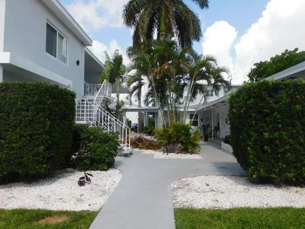 15 S Palmway, Lake Worth Beach, FL 33460