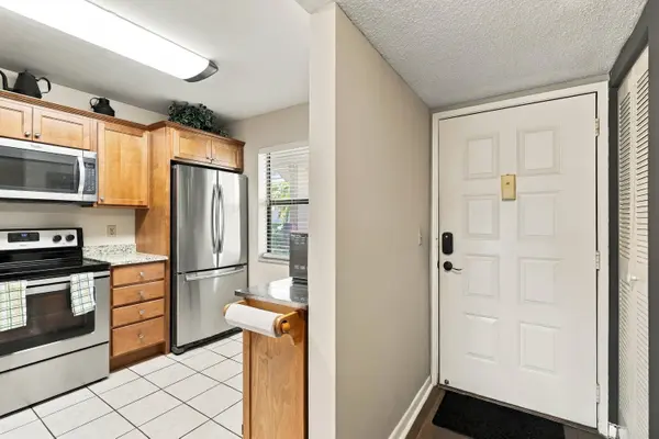 4542 Lucerne Lakes BLVD E #103, Lake Worth, FL 33467