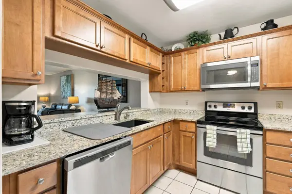 4542 Lucerne Lakes BLVD E #103, Lake Worth, FL 33467