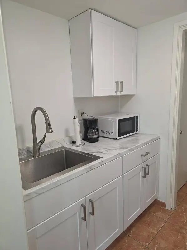 911 N Federal HWY #101, Lake Worth Beach, FL 33460