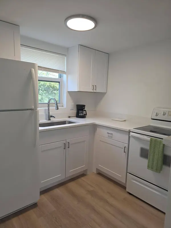 911 N Federal HWY #102, Lake Worth Beach, FL 33460