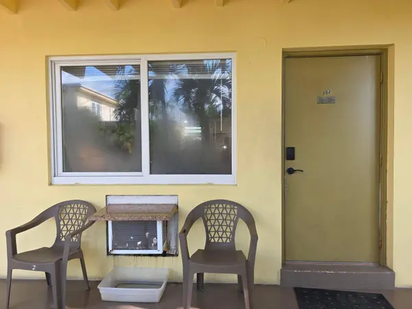 911 N Federal HWY #102, Lake Worth Beach, FL 33460
