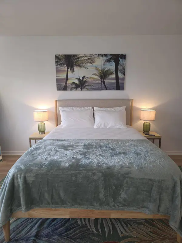 911 N Federal HWY #102, Lake Worth Beach, FL 33460