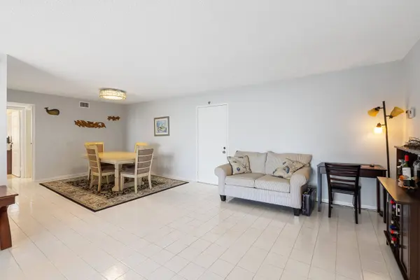 3200 S Ocean BLVD #D-301, Palm Beach, FL 33480