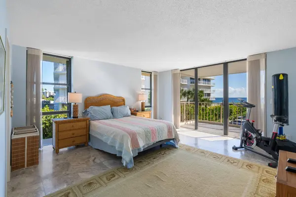 3200 S Ocean BLVD #D-301, Palm Beach, FL 33480