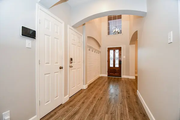 2502 Sun Glen DR, Pearland, TX 77584