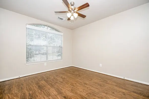 4527 Green Fawn LN, Fresno, TX 77545