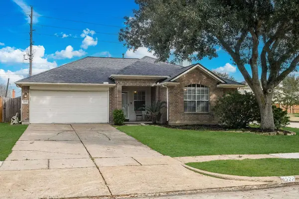 4527 Green Fawn LN, Fresno, TX 77545