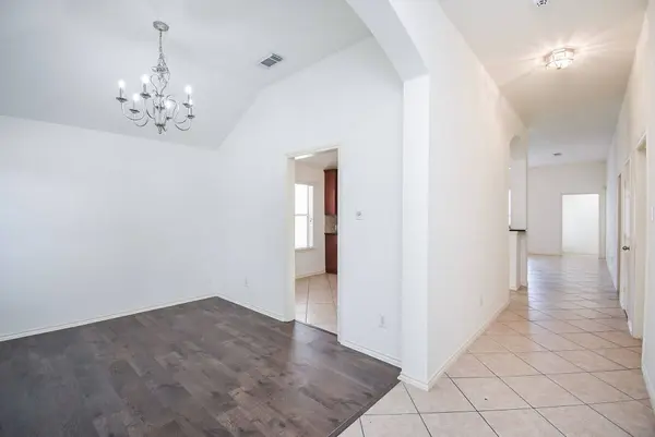 2111 Sailwind DR, Pearland, TX 77584