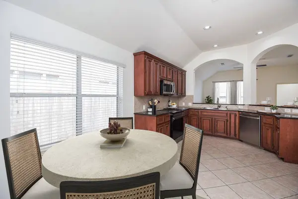 2111 Sailwind DR, Pearland, TX 77584