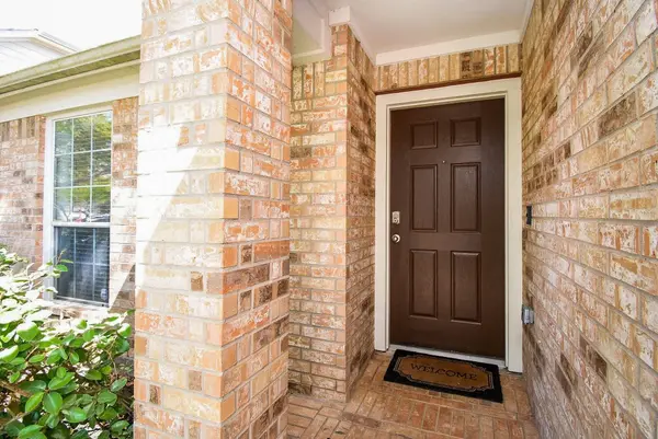 2111 Sailwind DR, Pearland, TX 77584