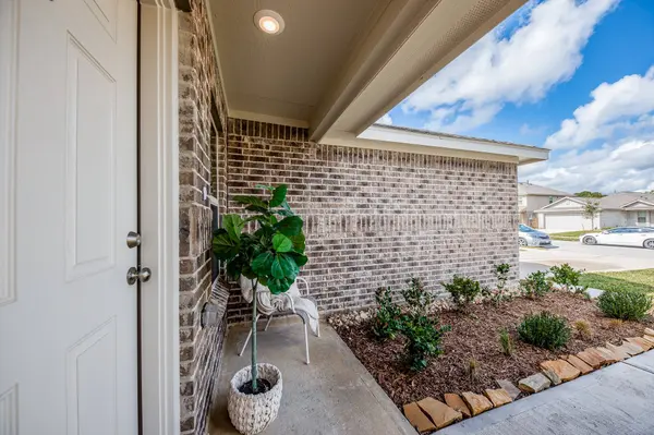140 Austin ST, Angleton, TX 77515