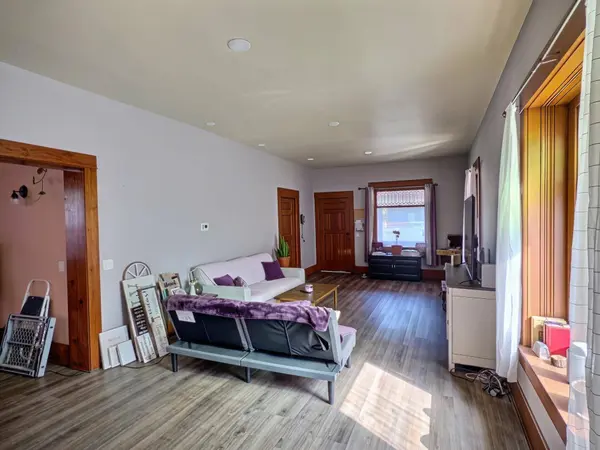 407 E 8th, Newton, KS 67114