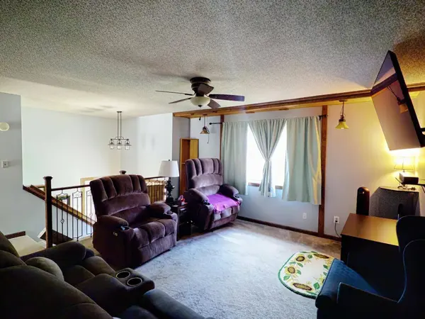 920 Cherry Hills, Newton, KS 67114